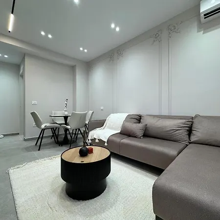 New Bazaar * ティラナ