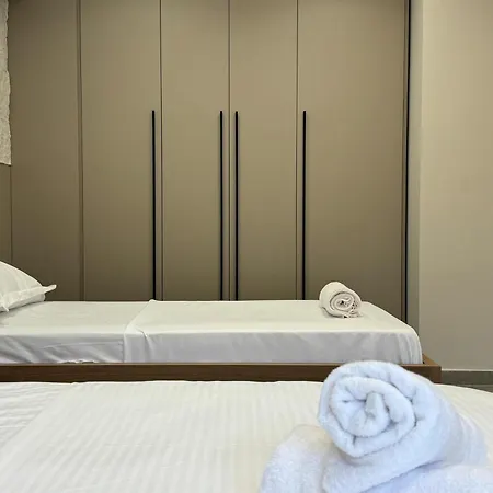 New Bazaar * ティラナ