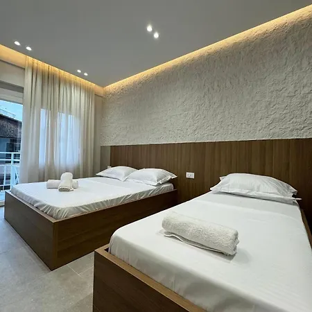 New Bazaar * ティラナ